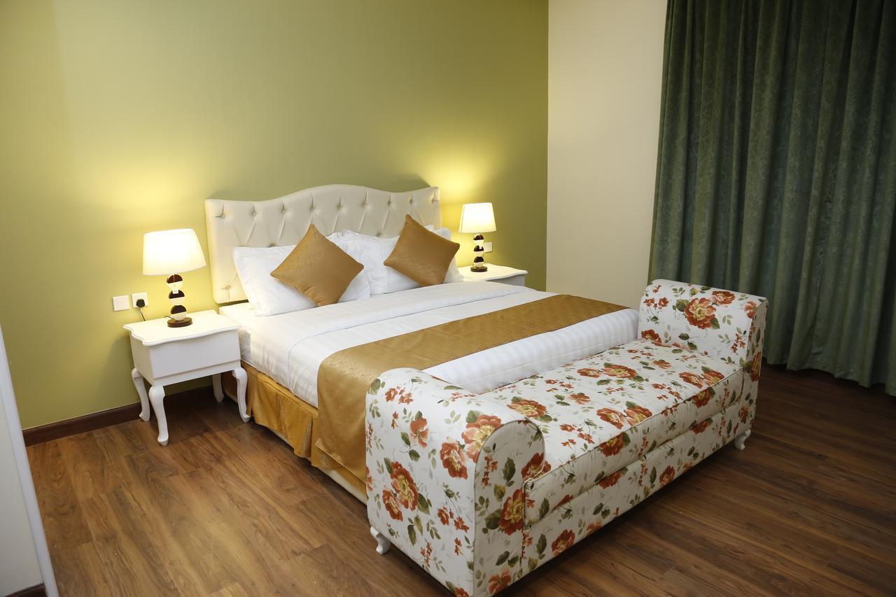 Flora Hotel Suite 2 فلورا2 للشقق المخدومة Riad Exterior foto