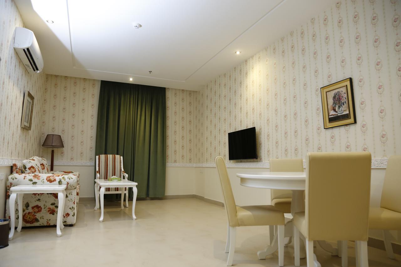 Flora Hotel Suite 2 فلورا2 للشقق المخدومة Riad Exterior foto